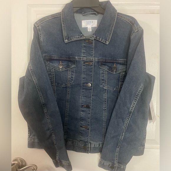 COPY - Time and Tru Women’s Denim Jacket! NWT! Size L! - Picture 4 of 7